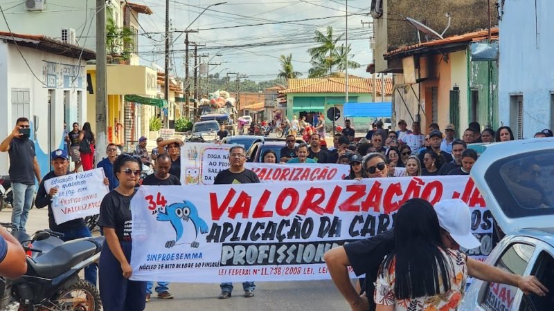 Sinproesemma leva professores às duas de Alto Alegre do Pindaré para reivindicar aplicação do Plano de Carreira